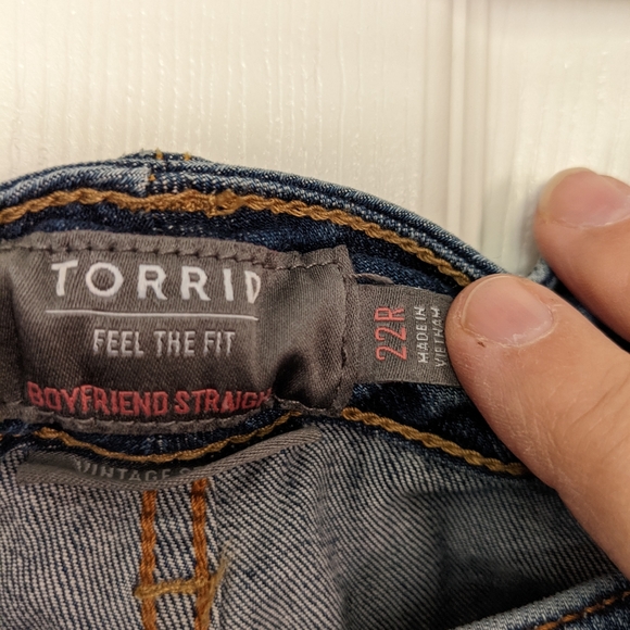 TORRID Boyfriend Straight Leg Stretch Jeans, Distressed - Picture 7 of 16